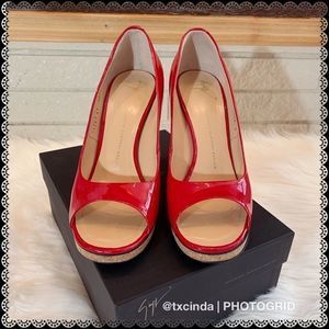 GIUSEPPE ZANOTTI Red Patent Leather Rounded Peep-Toe Platform Heels